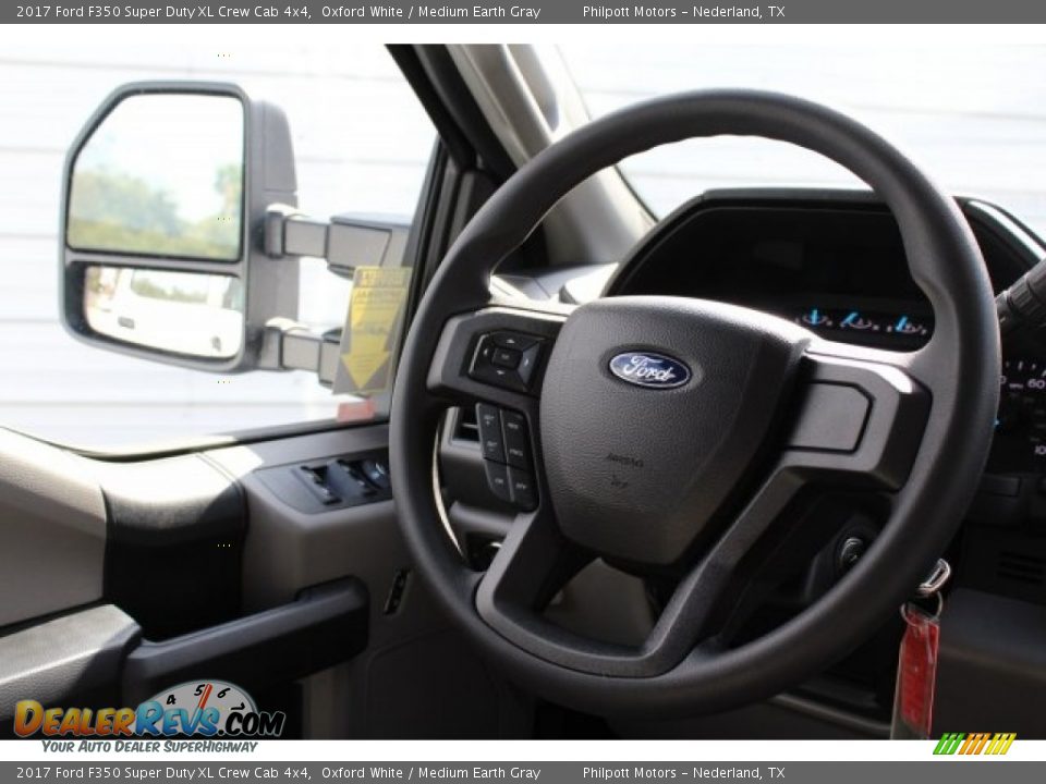 2017 Ford F350 Super Duty XL Crew Cab 4x4 Oxford White / Medium Earth Gray Photo #20
