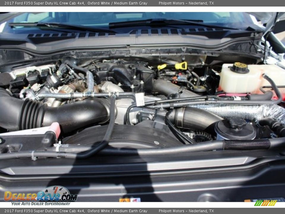 2017 Ford F350 Super Duty XL Crew Cab 4x4 Oxford White / Medium Earth Gray Photo #22