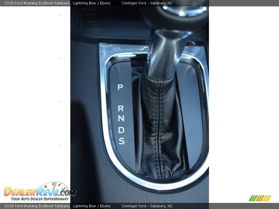 2018 Ford Mustang EcoBoost Fastback Shifter Photo #12