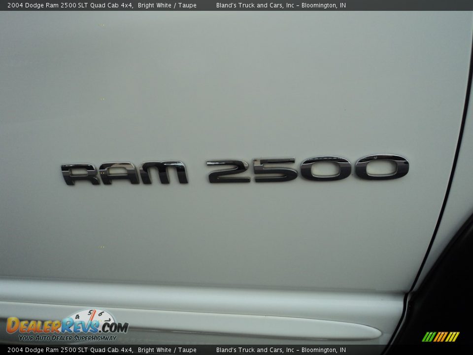 2004 Dodge Ram 2500 SLT Quad Cab 4x4 Bright White / Taupe Photo #24