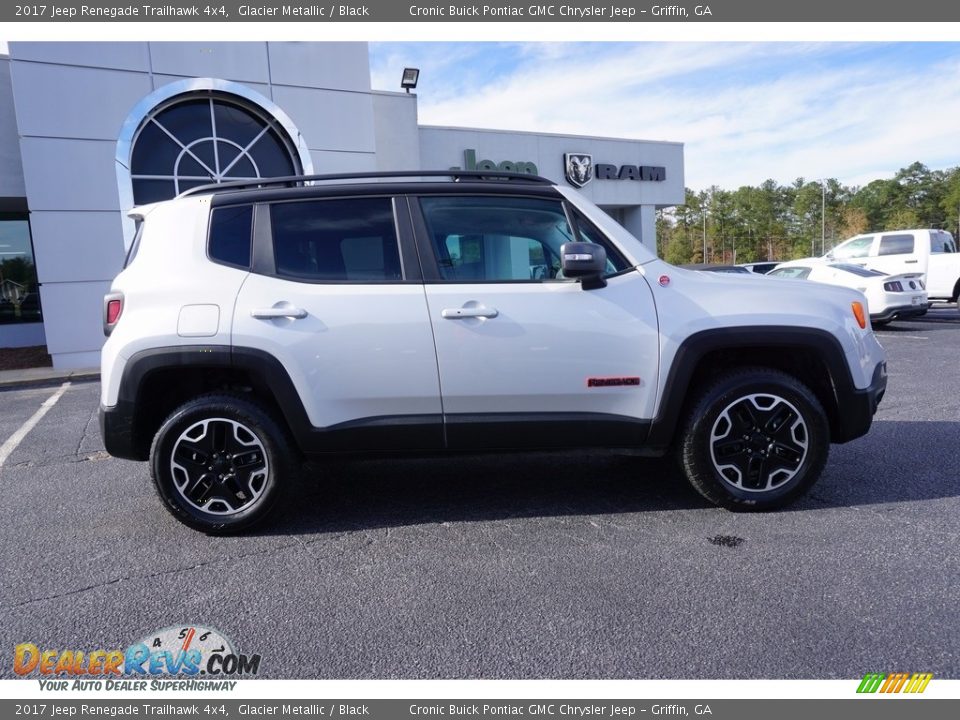 2017 Jeep Renegade Trailhawk 4x4 Glacier Metallic / Black Photo #8