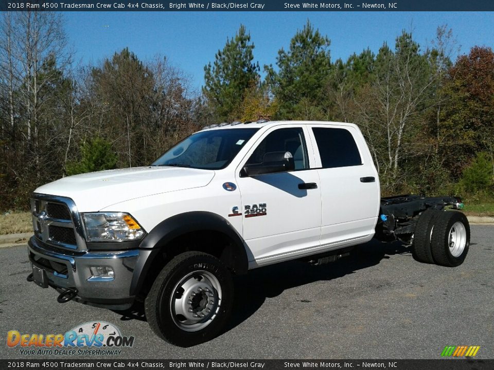 2018 Ram 4500 Tradesman Crew Cab 4x4 Chassis Bright White / Black/Diesel Gray Photo #2