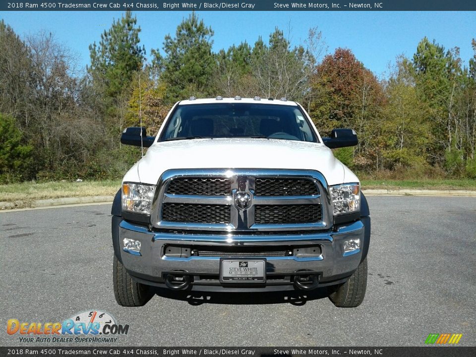 2018 Ram 4500 Tradesman Crew Cab 4x4 Chassis Bright White / Black/Diesel Gray Photo #3