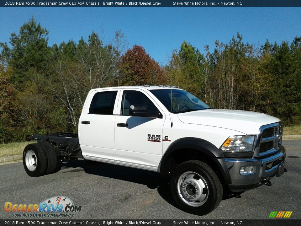 2018 Ram 4500 Tradesman Crew Cab 4x4 Chassis Bright White / Black/Diesel Gray Photo #4