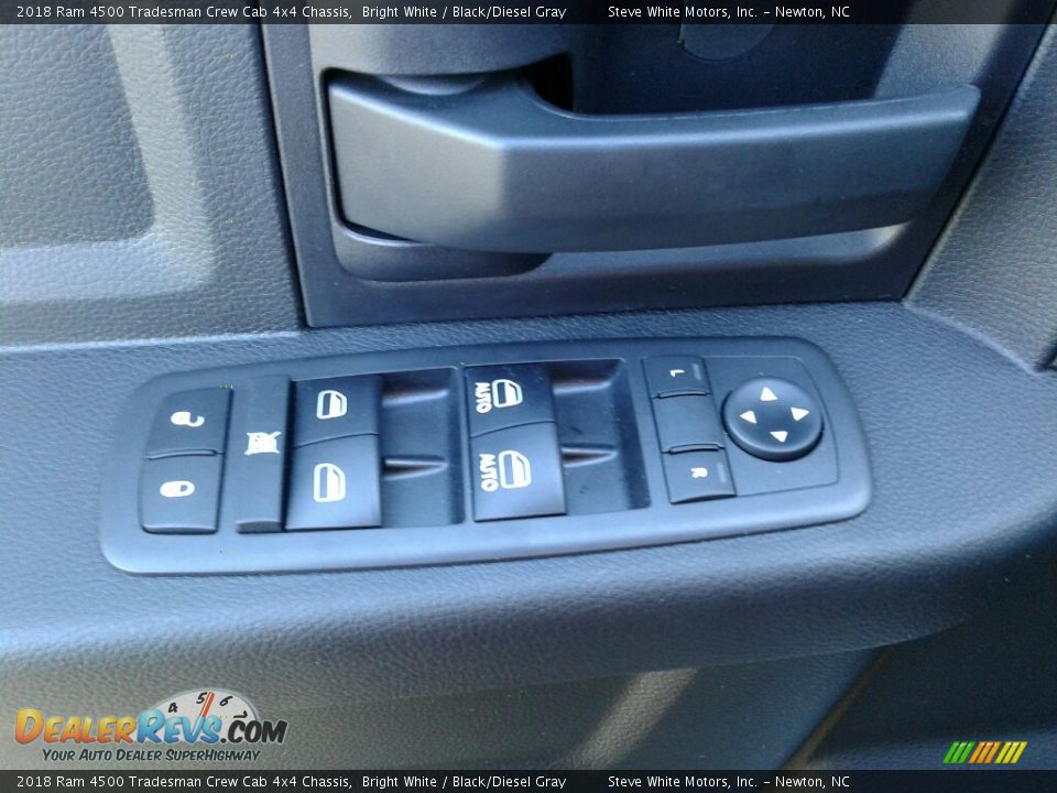 2018 Ram 4500 Tradesman Crew Cab 4x4 Chassis Bright White / Black/Diesel Gray Photo #9