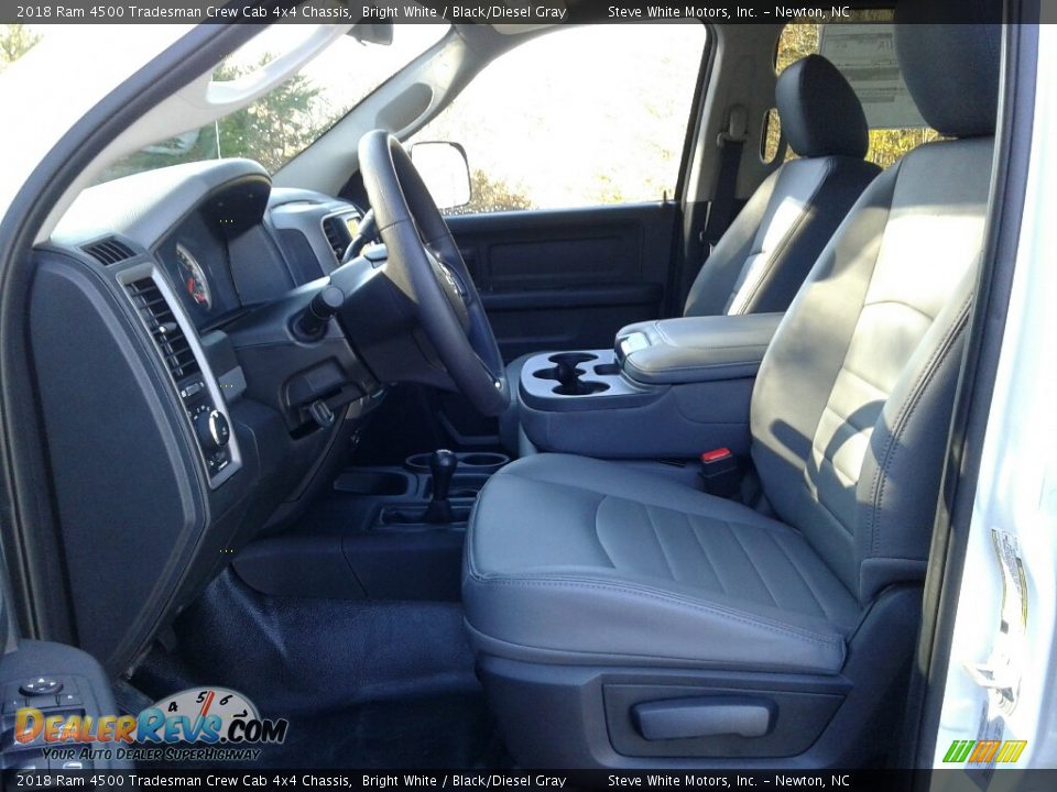 2018 Ram 4500 Tradesman Crew Cab 4x4 Chassis Bright White / Black/Diesel Gray Photo #10