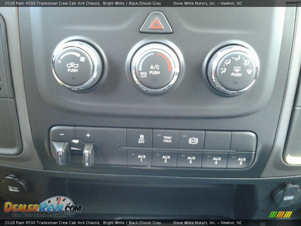 2018 Ram 4500 Tradesman Crew Cab 4x4 Chassis Bright White / Black/Diesel Gray Photo #19