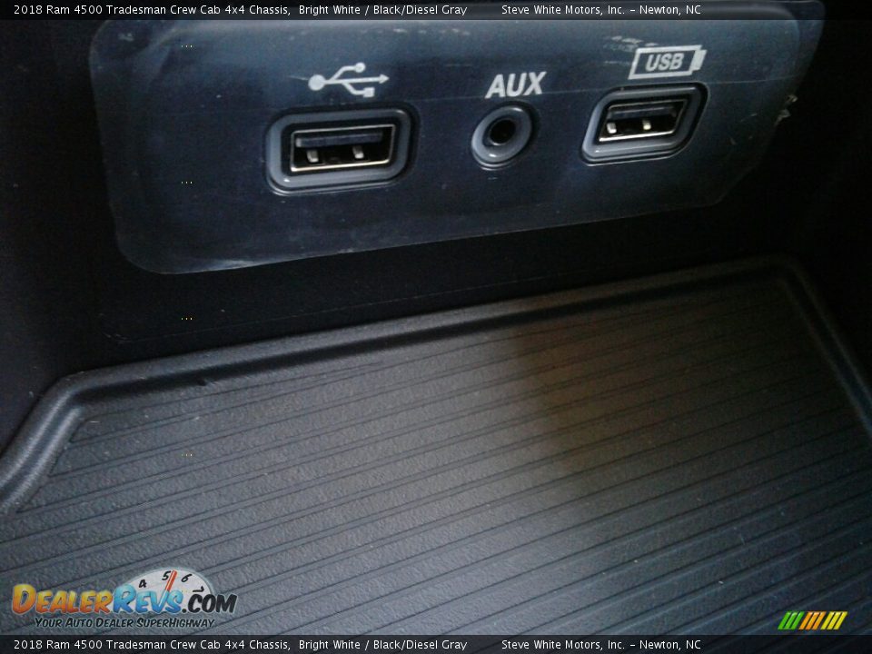 2018 Ram 4500 Tradesman Crew Cab 4x4 Chassis Bright White / Black/Diesel Gray Photo #21