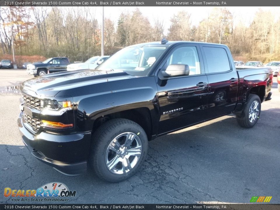 Front 3/4 View of 2018 Chevrolet Silverado 1500 Custom Crew Cab 4x4 Photo #1