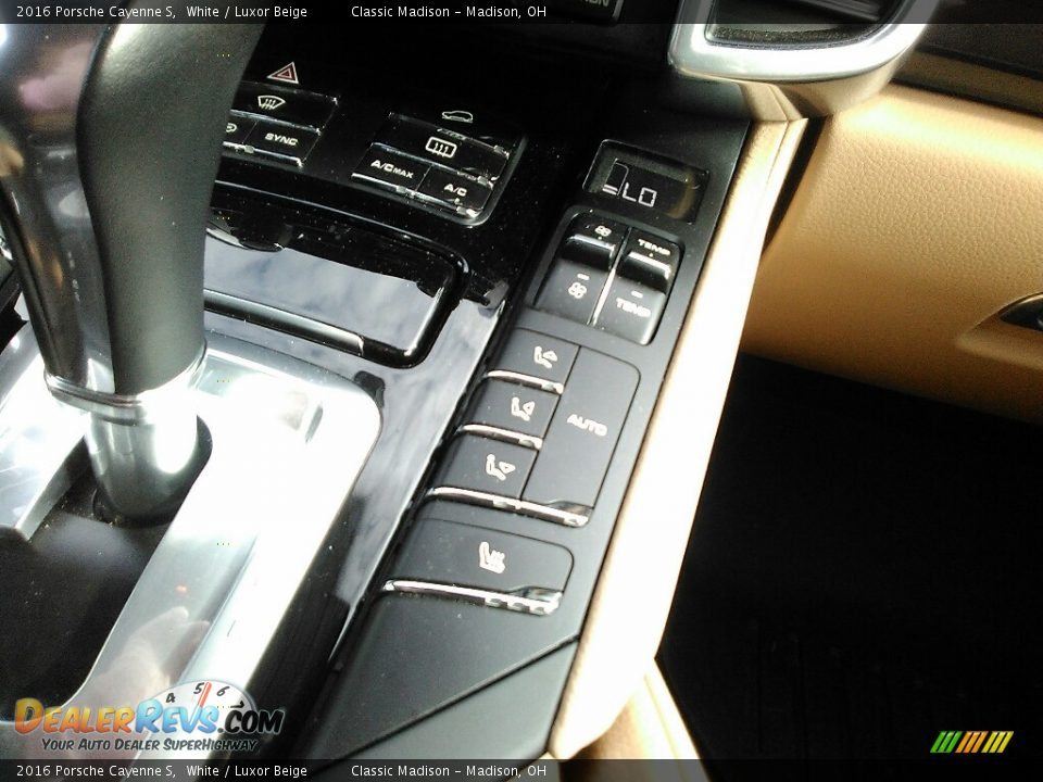 2016 Porsche Cayenne S White / Luxor Beige Photo #19
