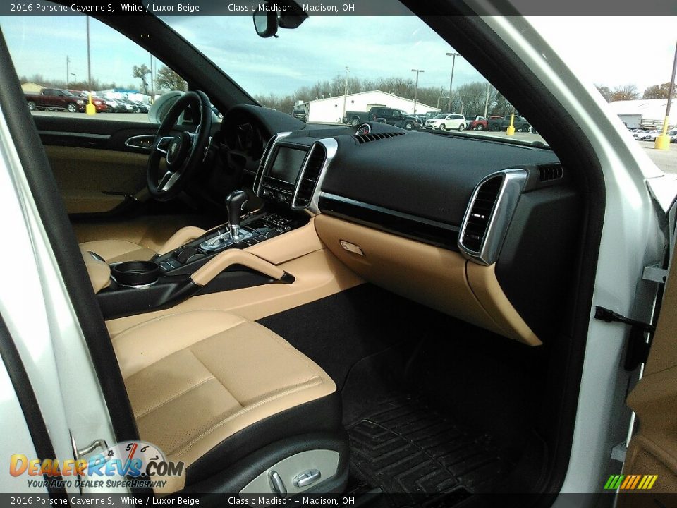 2016 Porsche Cayenne S White / Luxor Beige Photo #22