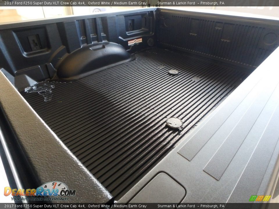 2017 Ford F250 Super Duty XLT Crew Cab 4x4 Oxford White / Medium Earth Gray Photo #15