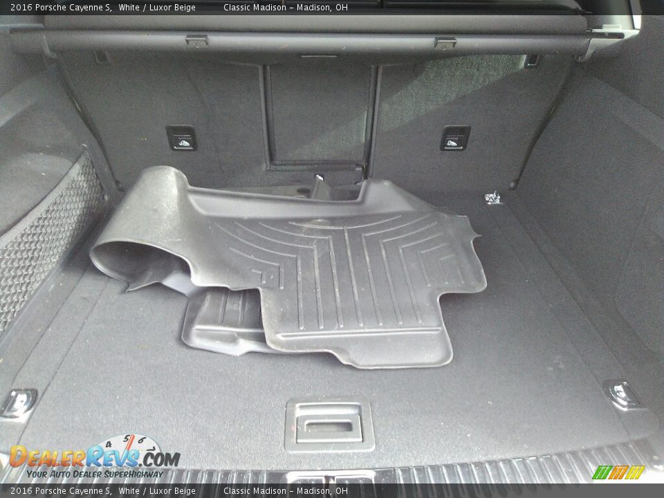 2016 Porsche Cayenne S White / Luxor Beige Photo #29