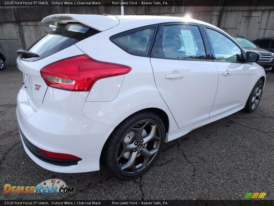 2018 Ford Focus ST Hatch Oxford White / Charcoal Black Photo #2