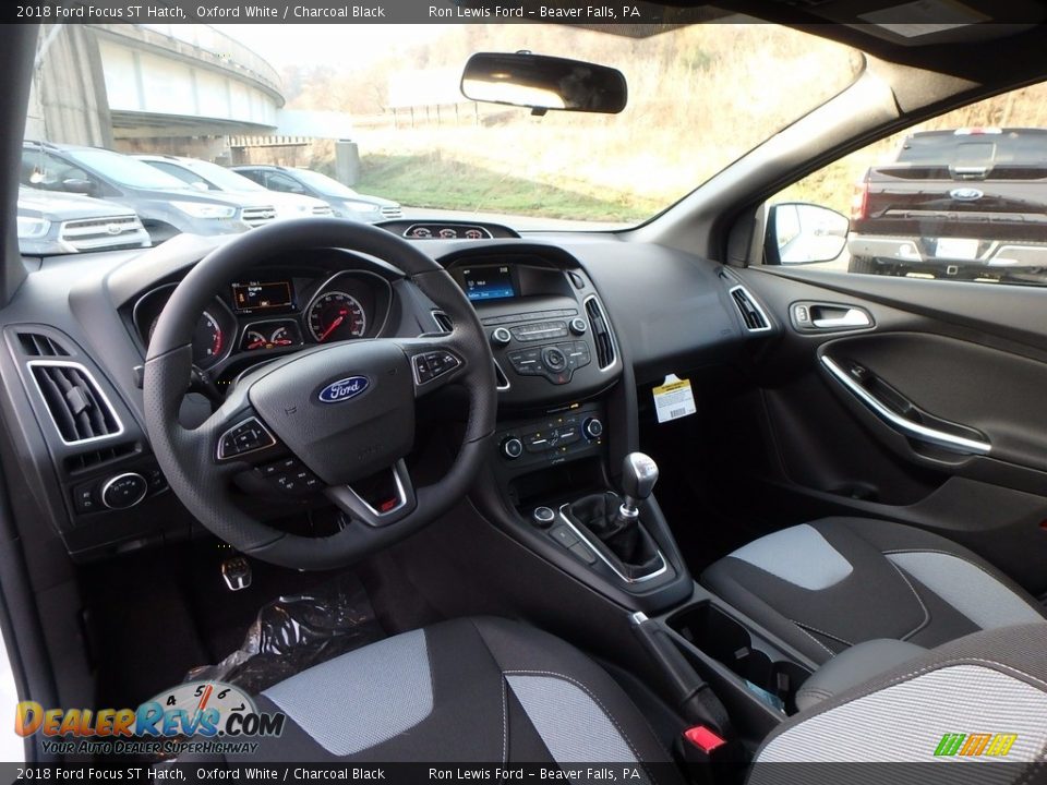 Charcoal Black Interior - 2018 Ford Focus ST Hatch Photo #14