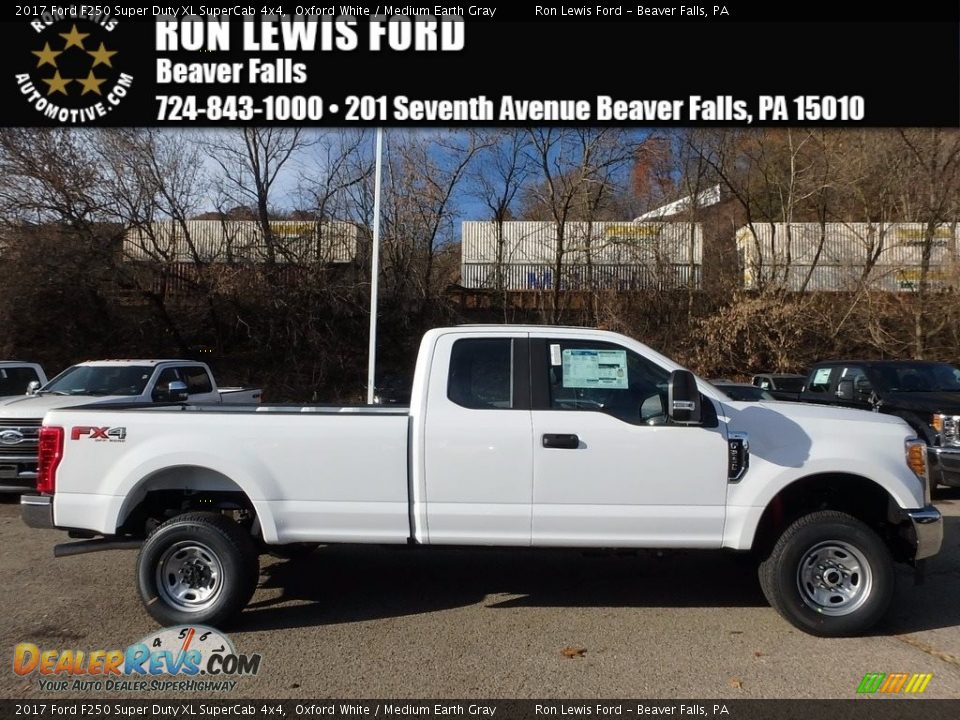 2017 Ford F250 Super Duty XL SuperCab 4x4 Oxford White / Medium Earth Gray Photo #1