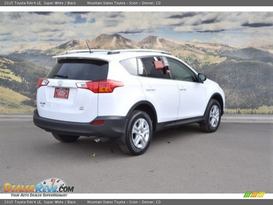 2015 Toyota RAV4 LE Super White / Black Photo #3