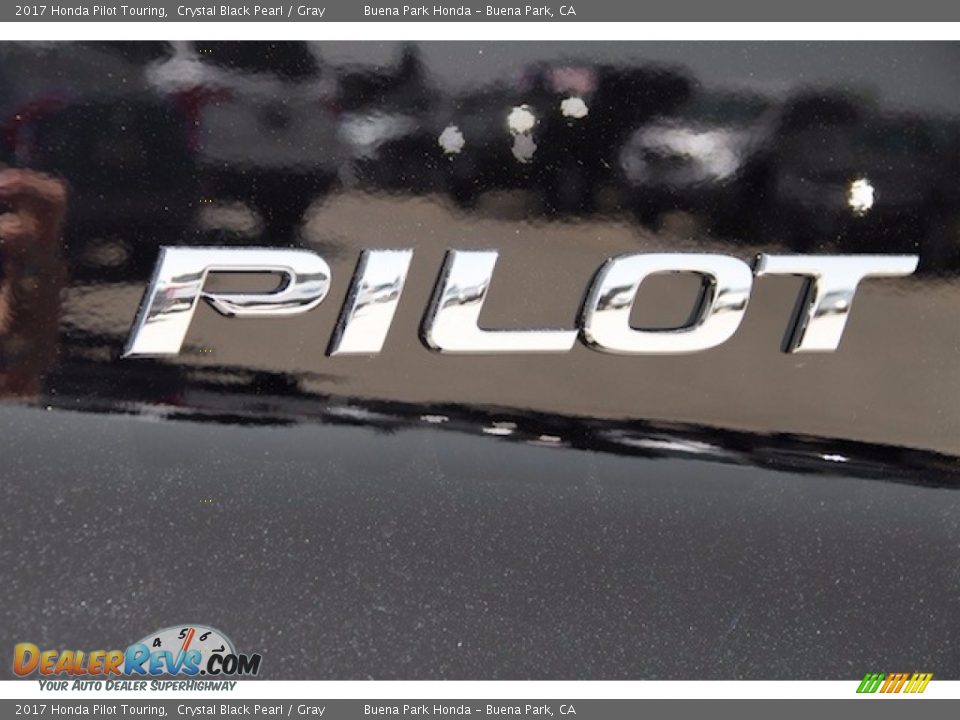 2017 Honda Pilot Touring Crystal Black Pearl / Gray Photo #3