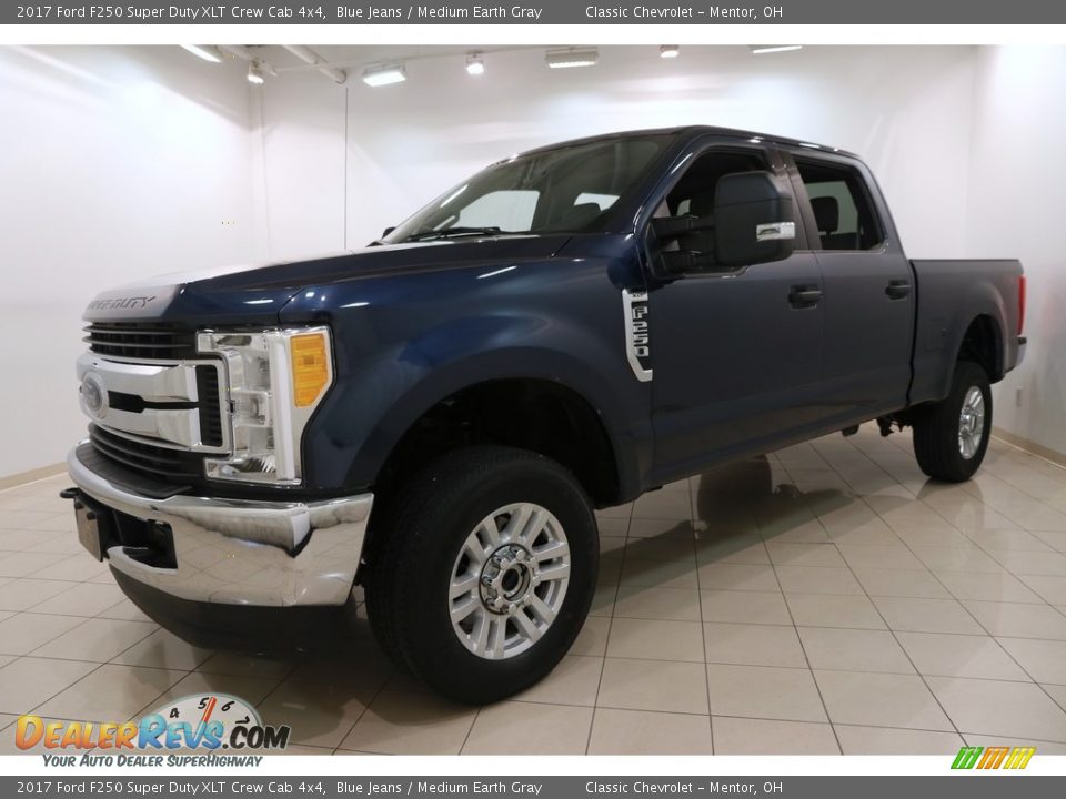 2017 Ford F250 Super Duty XLT Crew Cab 4x4 Blue Jeans / Medium Earth Gray Photo #3