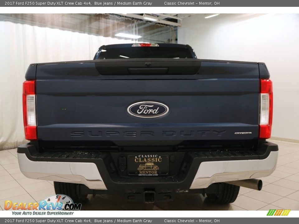 2017 Ford F250 Super Duty XLT Crew Cab 4x4 Blue Jeans / Medium Earth Gray Photo #17