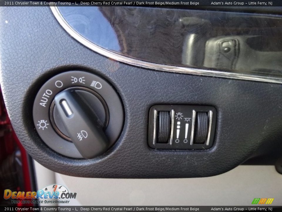 2011 Chrysler Town & Country Touring - L Deep Cherry Red Crystal Pearl / Dark Frost Beige/Medium Frost Beige Photo #17
