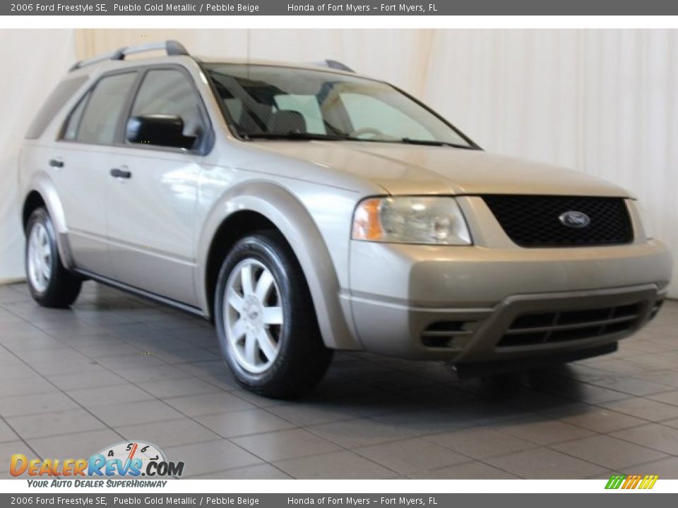 2006 Ford Freestyle SE Pueblo Gold Metallic / Pebble Beige Photo #2