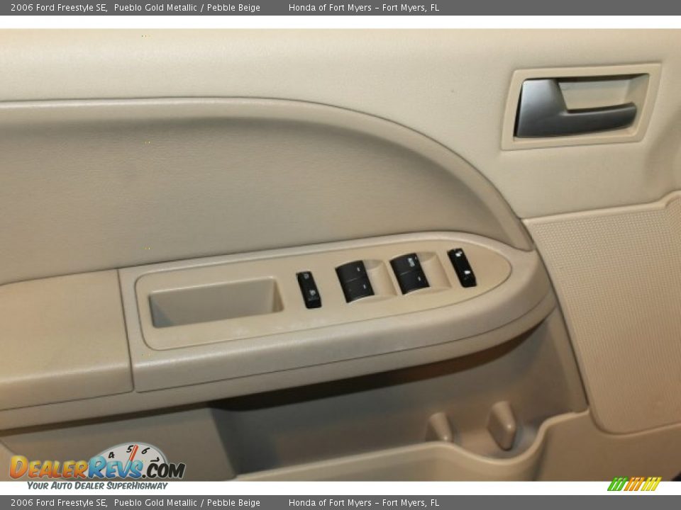 2006 Ford Freestyle SE Pueblo Gold Metallic / Pebble Beige Photo #9