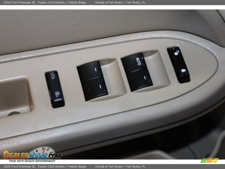 2006 Ford Freestyle SE Pueblo Gold Metallic / Pebble Beige Photo #10