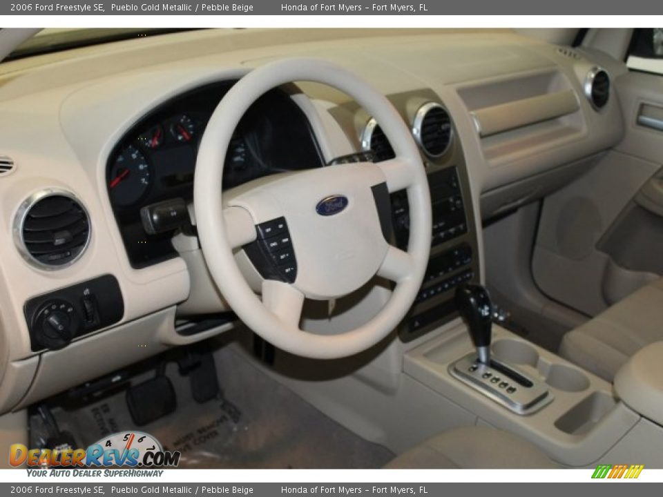 2006 Ford Freestyle SE Pueblo Gold Metallic / Pebble Beige Photo #12