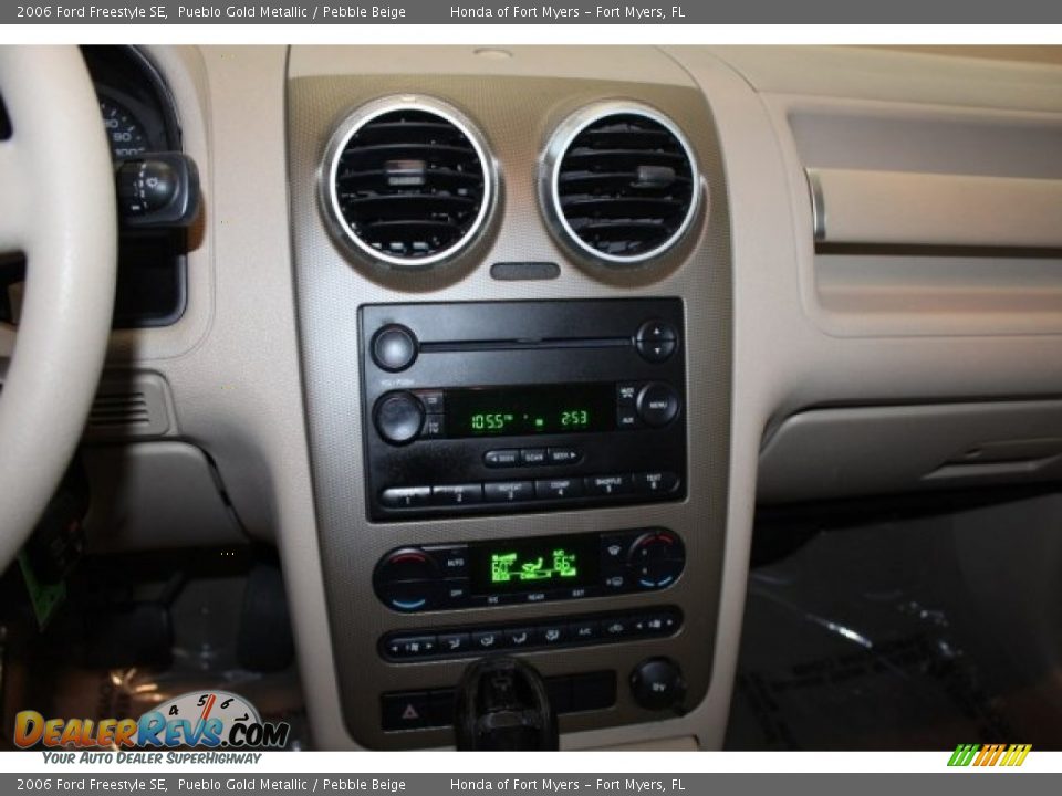 2006 Ford Freestyle SE Pueblo Gold Metallic / Pebble Beige Photo #15