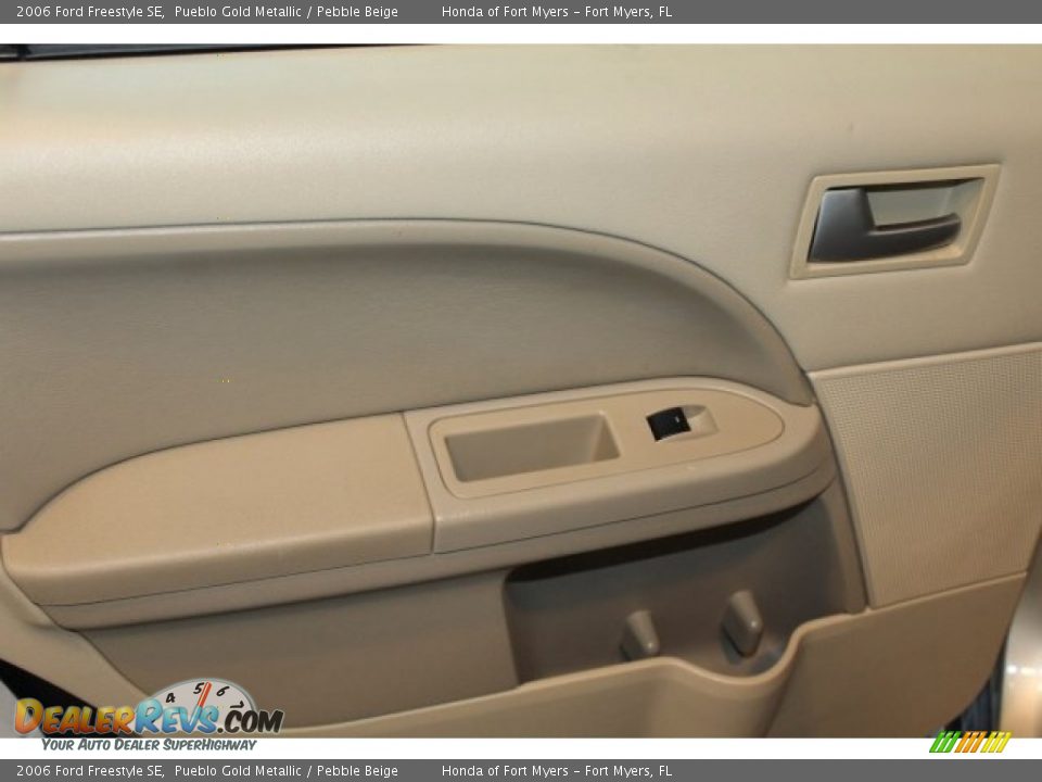 2006 Ford Freestyle SE Pueblo Gold Metallic / Pebble Beige Photo #18
