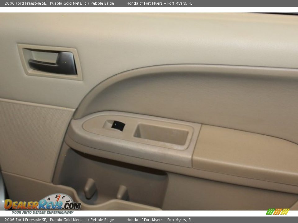 2006 Ford Freestyle SE Pueblo Gold Metallic / Pebble Beige Photo #22
