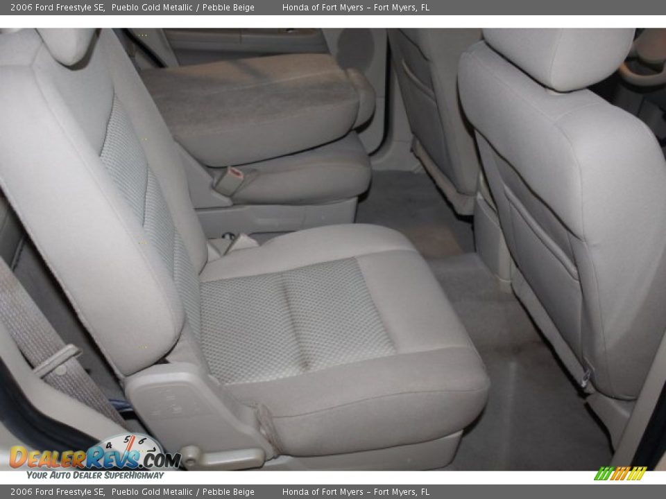 2006 Ford Freestyle SE Pueblo Gold Metallic / Pebble Beige Photo #23
