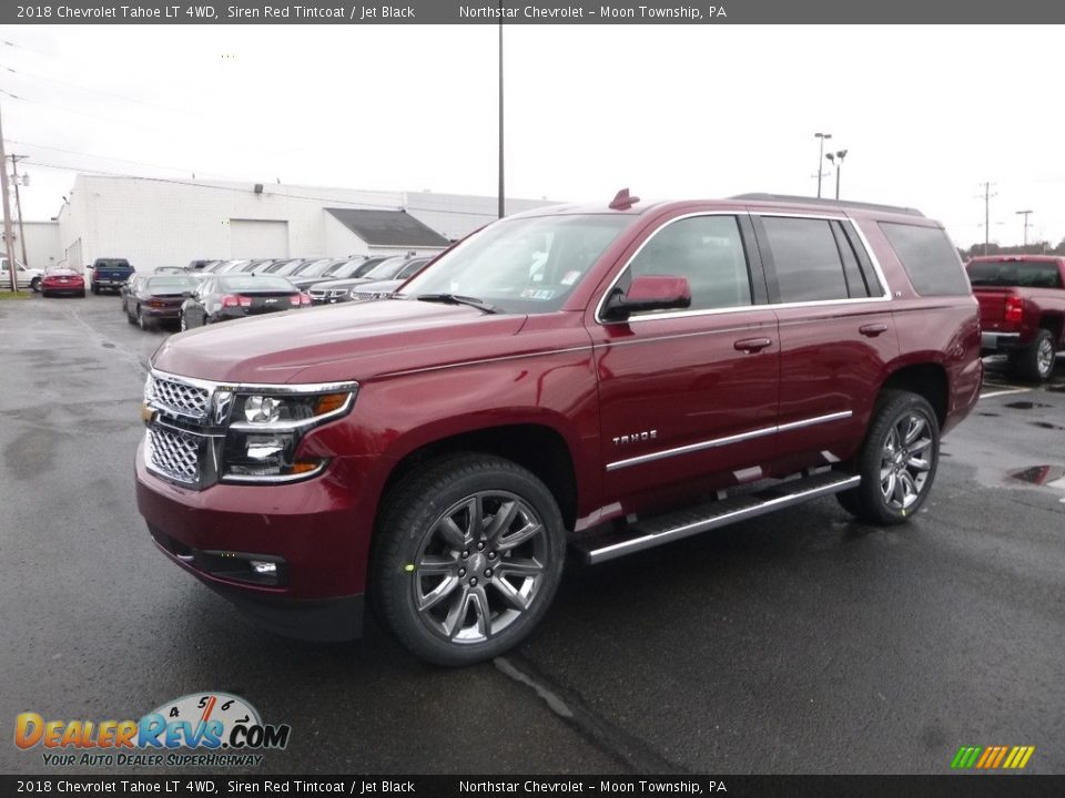 Front 3/4 View of 2018 Chevrolet Tahoe LT 4WD Photo #1