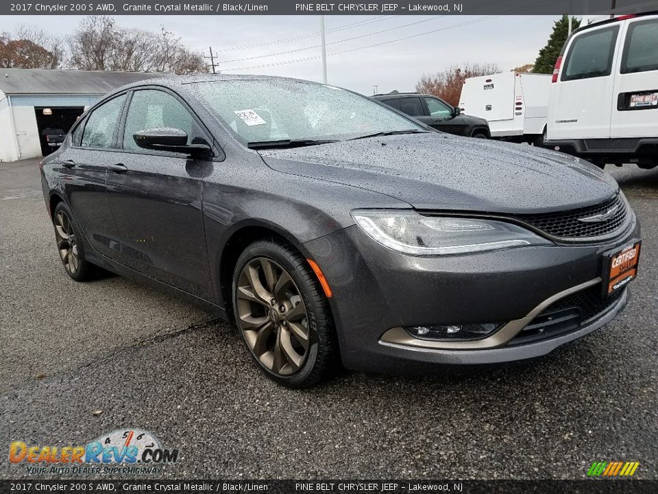Front 3/4 View of 2017 Chrysler 200 S AWD Photo #1