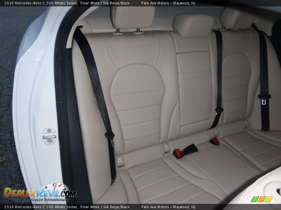 2016 Mercedes-Benz C 300 4Matic Sedan Polar White / Silk Beige/Black Photo #23