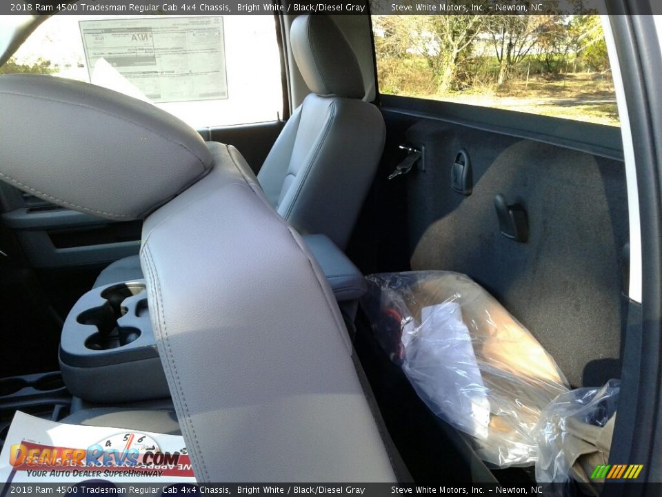 2018 Ram 4500 Tradesman Regular Cab 4x4 Chassis Bright White / Black/Diesel Gray Photo #10