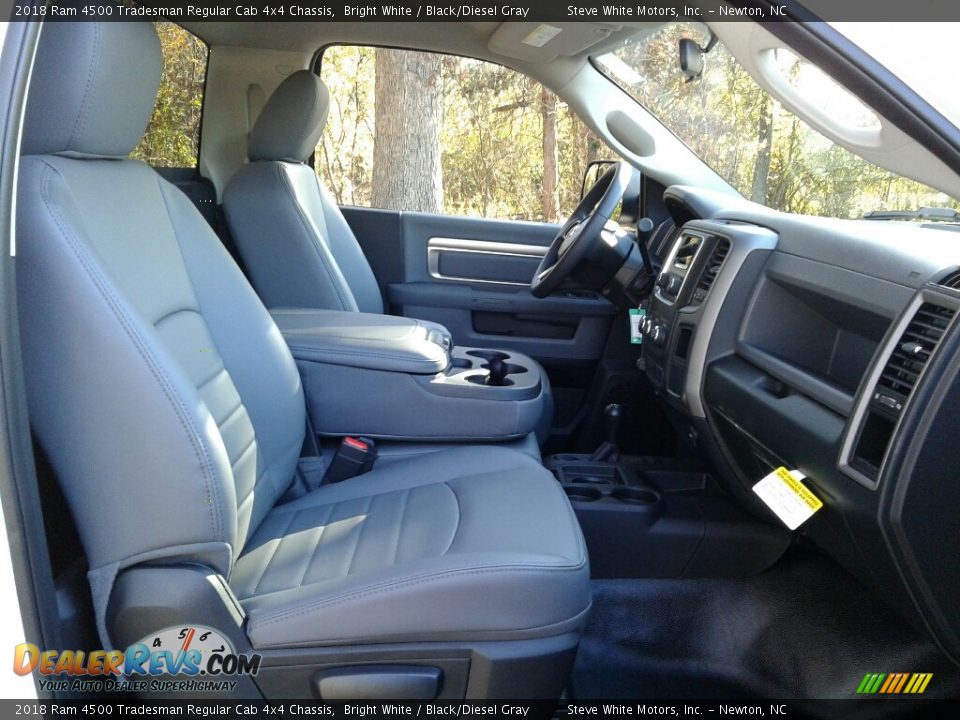 2018 Ram 4500 Tradesman Regular Cab 4x4 Chassis Bright White / Black/Diesel Gray Photo #12