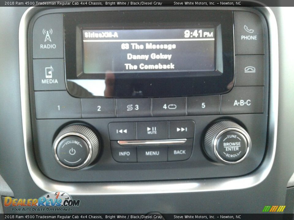 2018 Ram 4500 Tradesman Regular Cab 4x4 Chassis Bright White / Black/Diesel Gray Photo #17