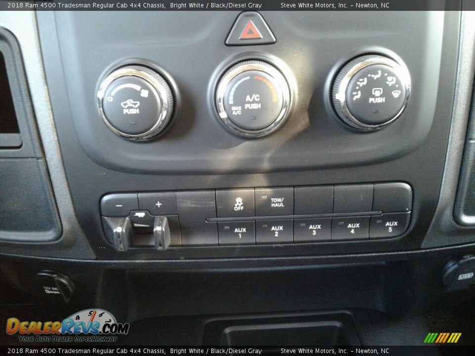 2018 Ram 4500 Tradesman Regular Cab 4x4 Chassis Bright White / Black/Diesel Gray Photo #18