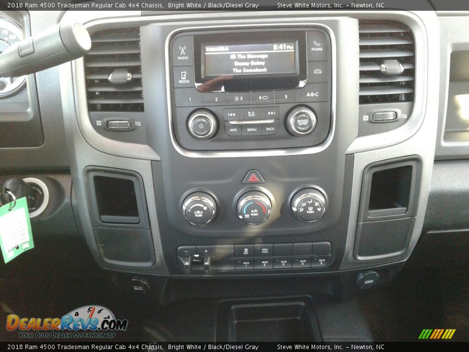 2018 Ram 4500 Tradesman Regular Cab 4x4 Chassis Bright White / Black/Diesel Gray Photo #19