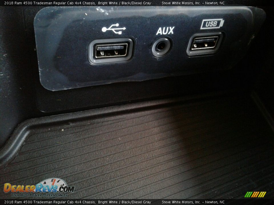 2018 Ram 4500 Tradesman Regular Cab 4x4 Chassis Bright White / Black/Diesel Gray Photo #21