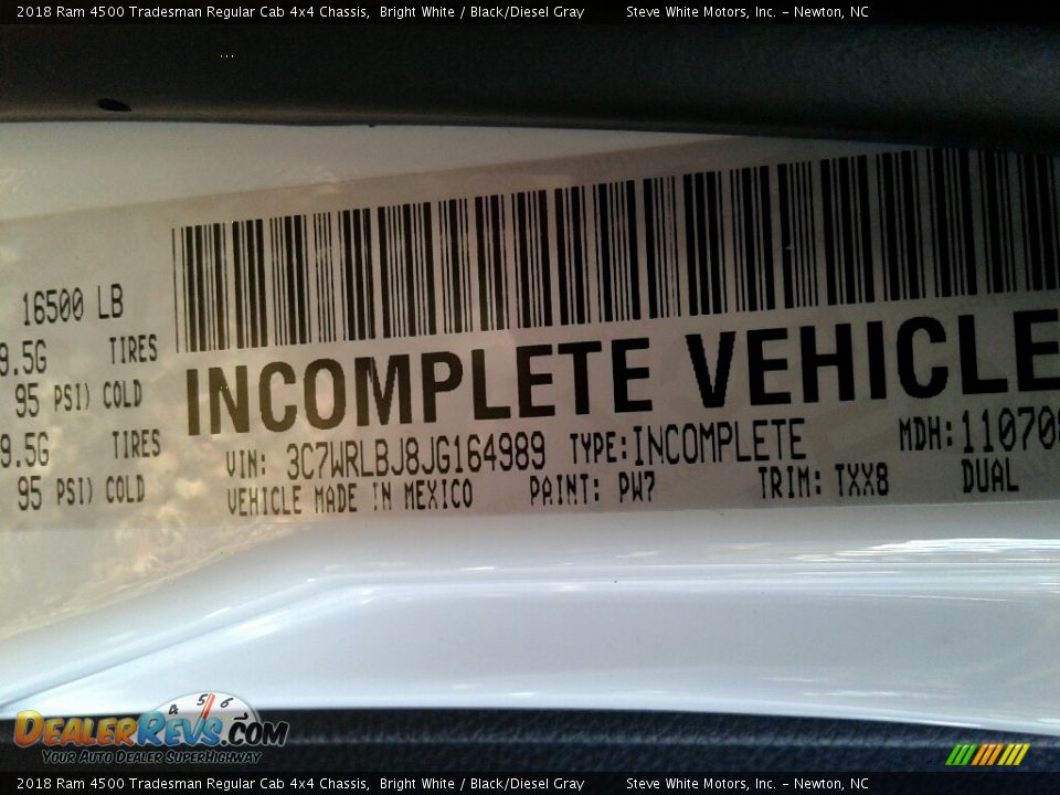 2018 Ram 4500 Tradesman Regular Cab 4x4 Chassis Bright White / Black/Diesel Gray Photo #25