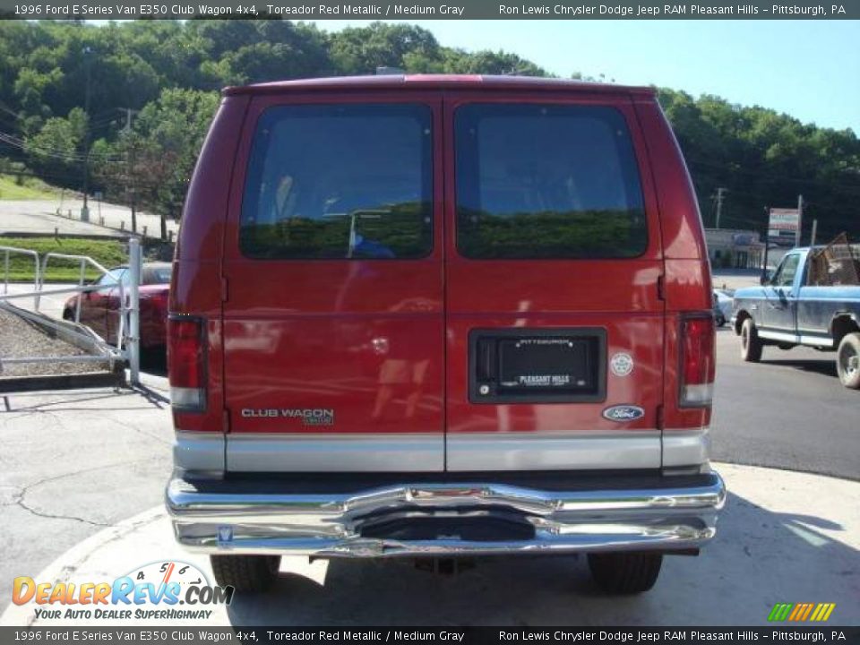 1996 Ford E Series Van E350 Club Wagon 4x4 Toreador Red Metallic / Medium Gray Photo #3