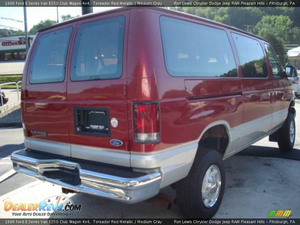 1996 Ford E Series Van E350 Club Wagon 4x4 Toreador Red Metallic / Medium Gray Photo #4