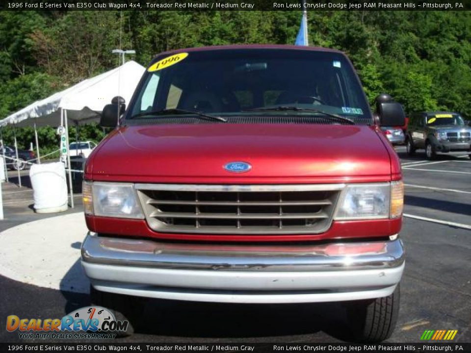 1996 Ford E Series Van E350 Club Wagon 4x4 Toreador Red Metallic / Medium Gray Photo #7