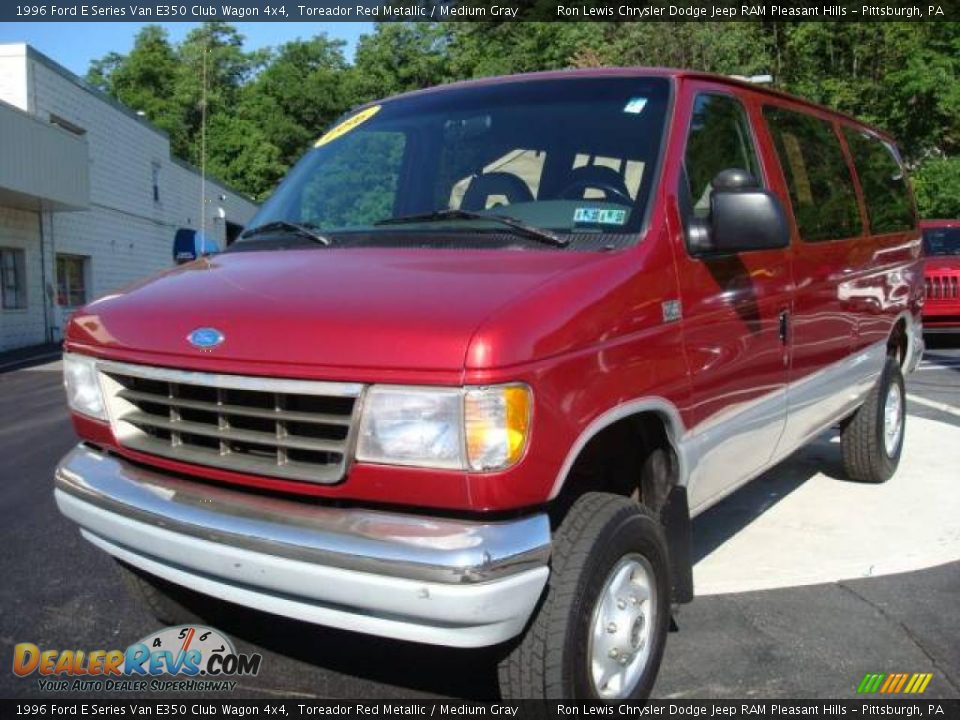 1996 Ford E Series Van E350 Club Wagon 4x4 Toreador Red Metallic / Medium Gray Photo #8