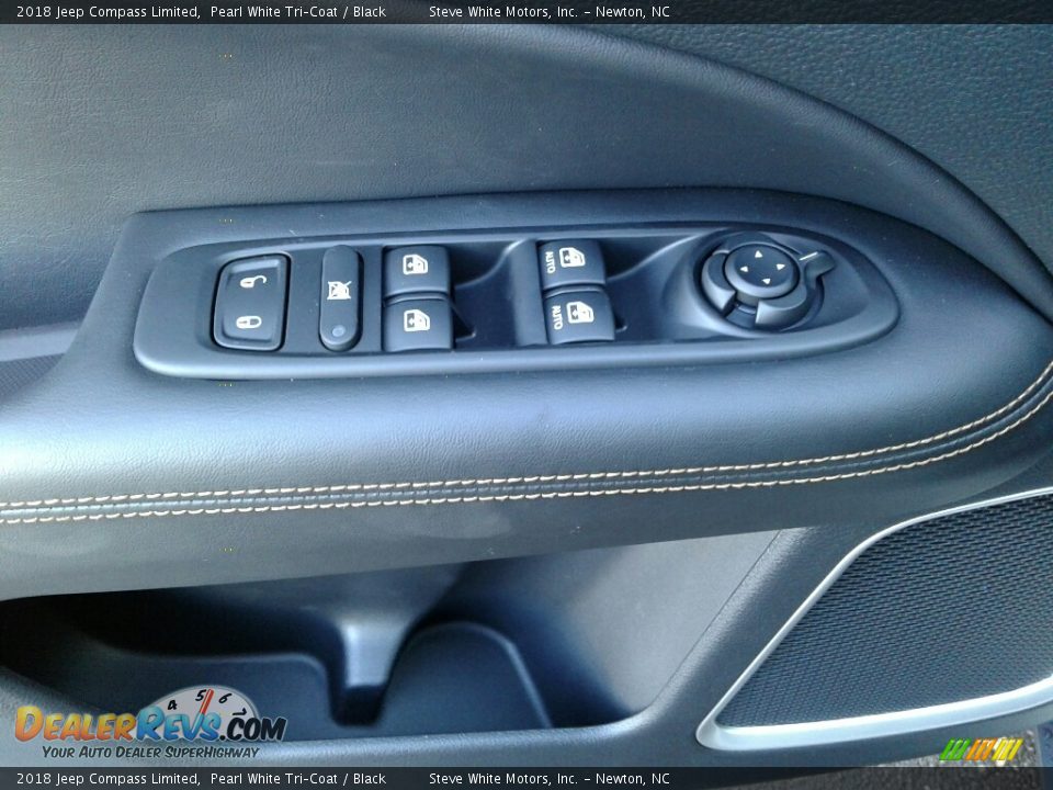 Controls of 2018 Jeep Compass Limited Photo #14