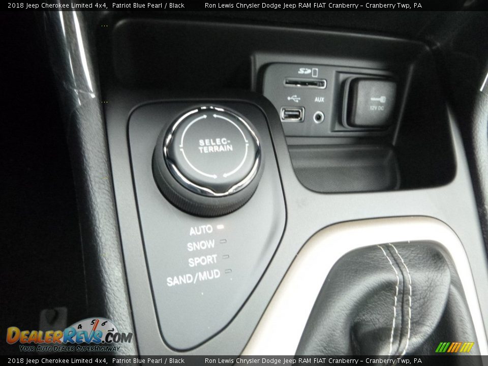 Controls of 2018 Jeep Cherokee Limited 4x4 Photo #20