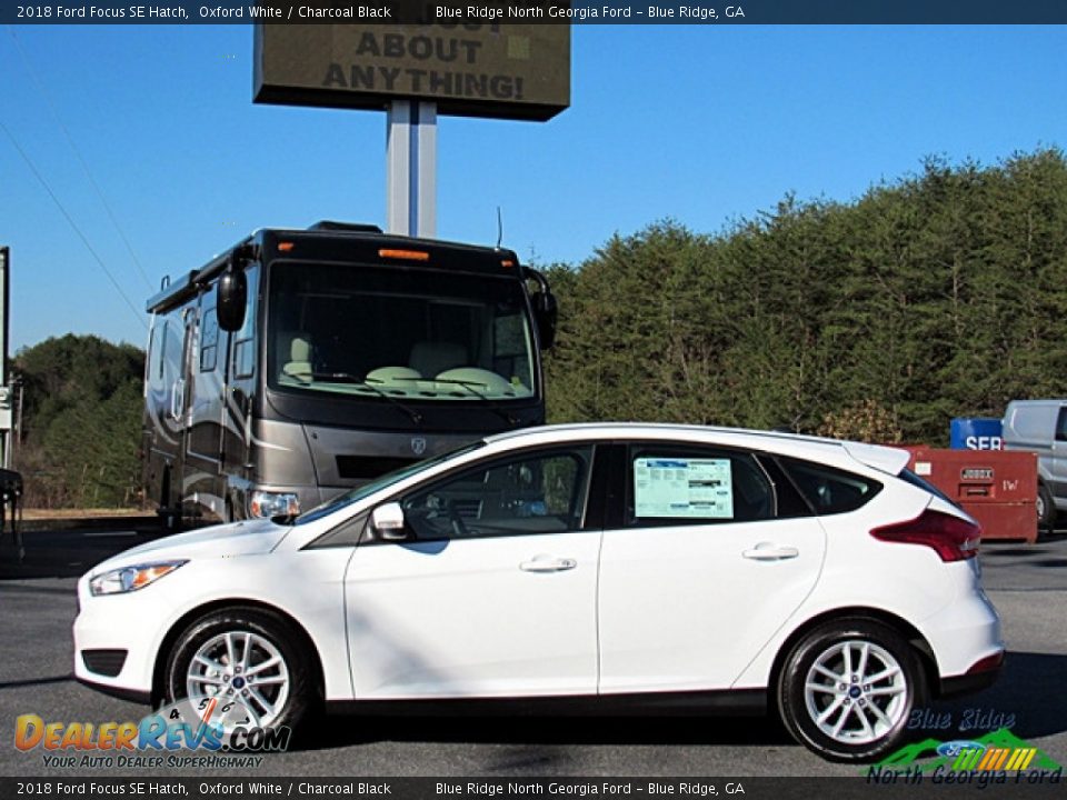 2018 Ford Focus SE Hatch Oxford White / Charcoal Black Photo #2